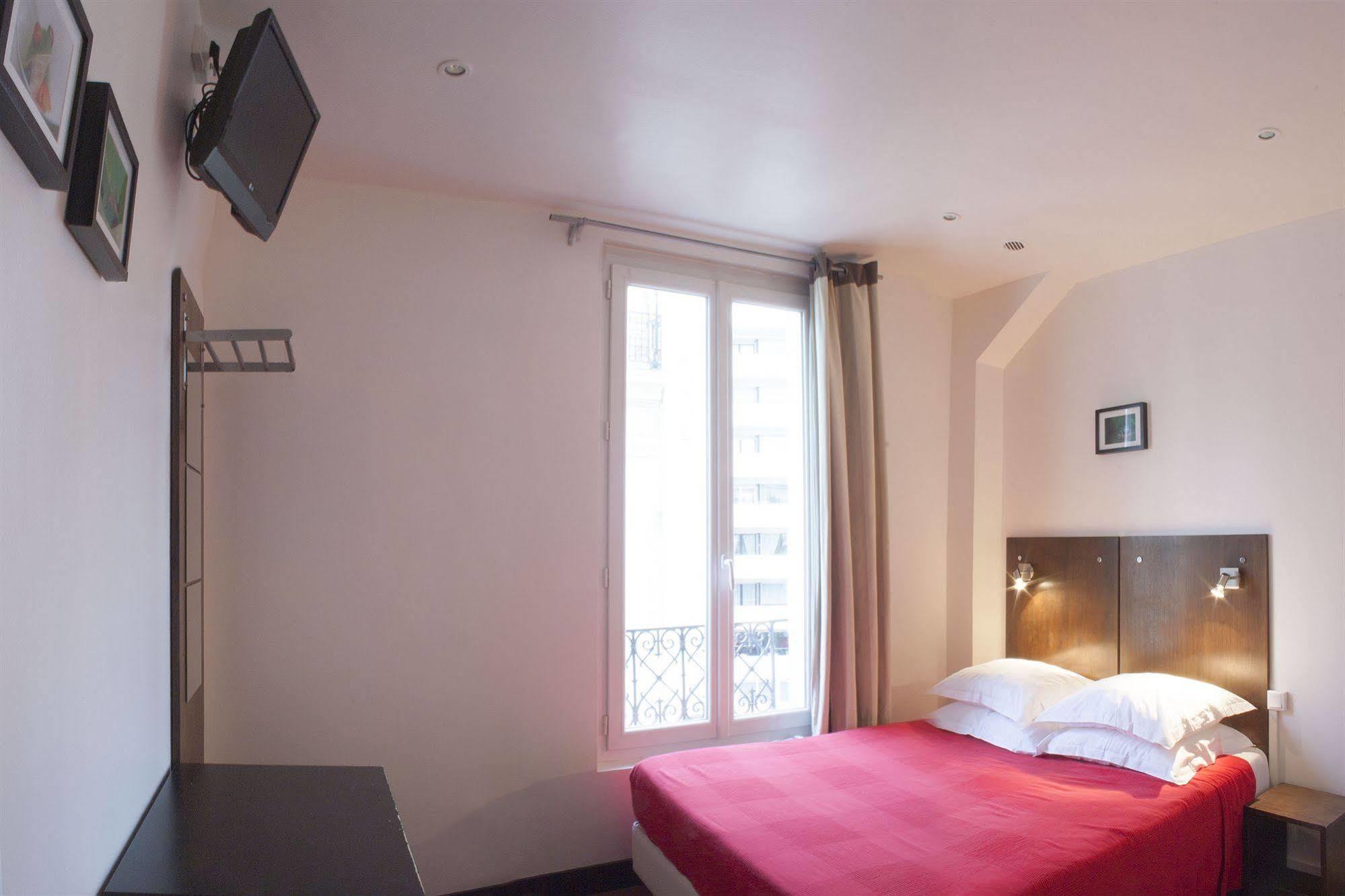 Hotel Biskui Levallois-Perret Exterior foto